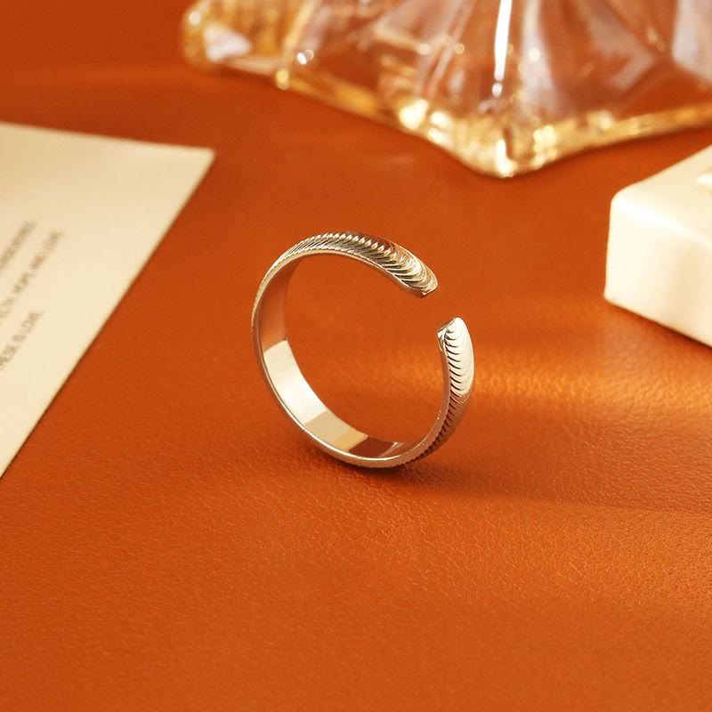 Bague unisexe vintage à motif écailles de dragon texturées et ajustable - image 1