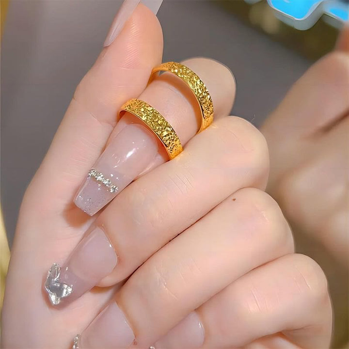 Bague en acier titane texturé effet glace pilée, anneau doré pour femme - image 6