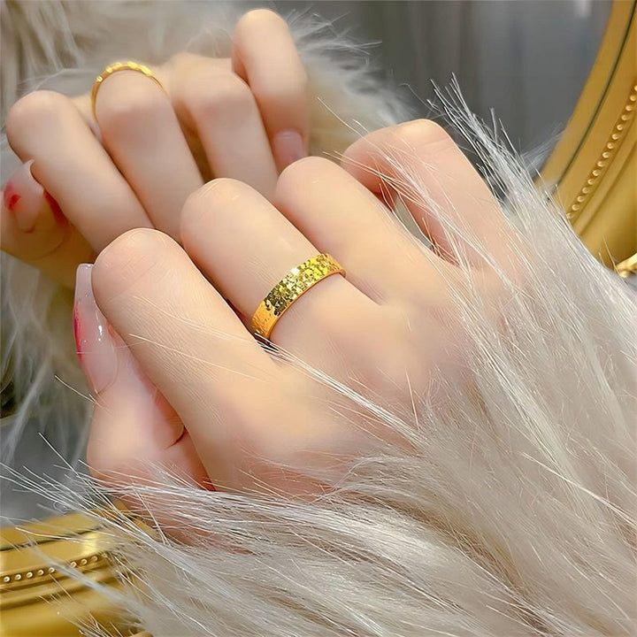 Bague en acier titane texturé effet glace pilée, anneau doré pour femme - image 5