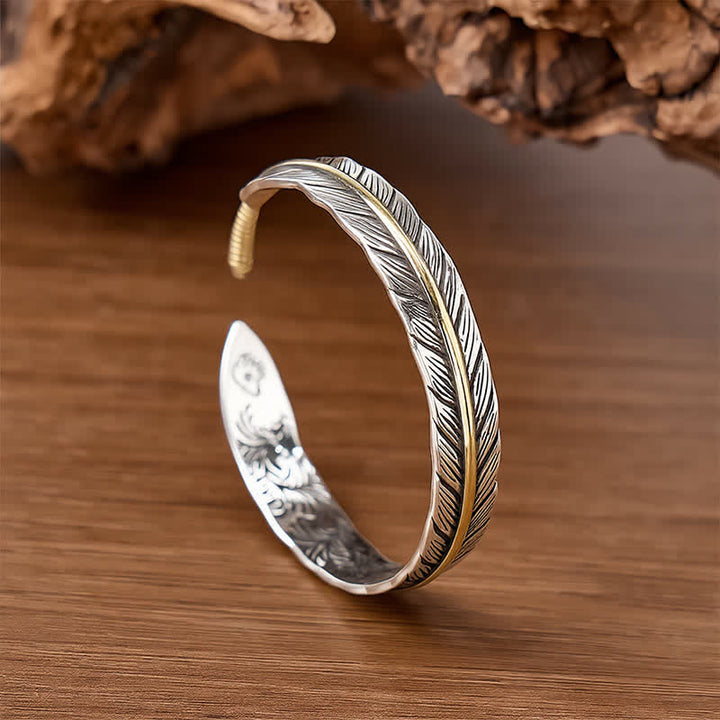 Bracelet manchette ouvert à motif totem à plume unique bicolore Spirit - Argent et bronze - image 0
