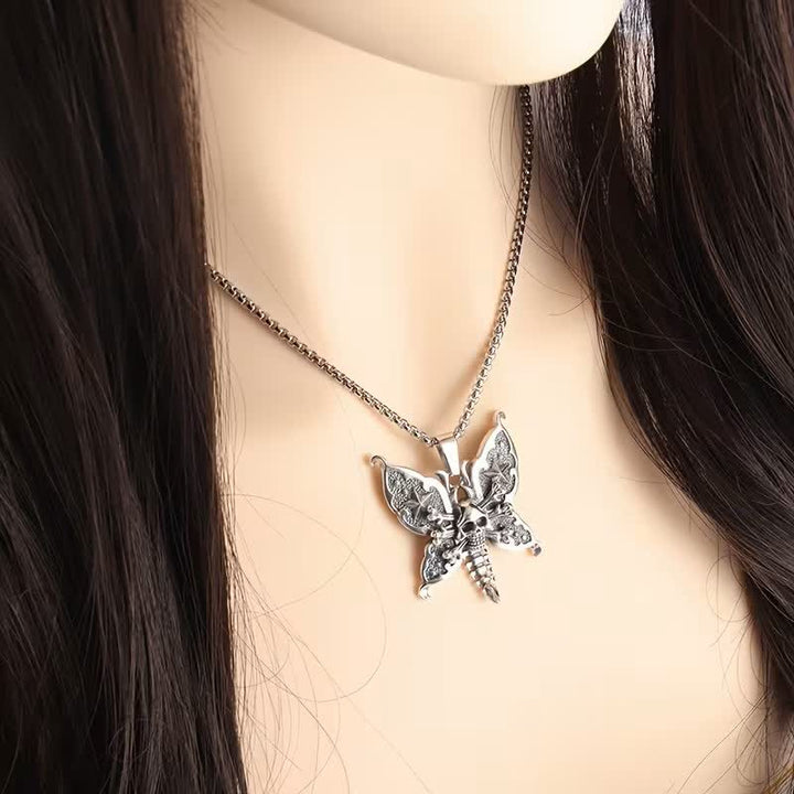 Collier papillon de nuit gothique crâne avec ailes étoilées - image 1