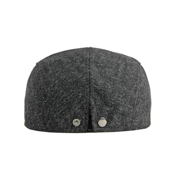 Béret plat chaud à chevrons discrets avec garniture en cuir - image 1