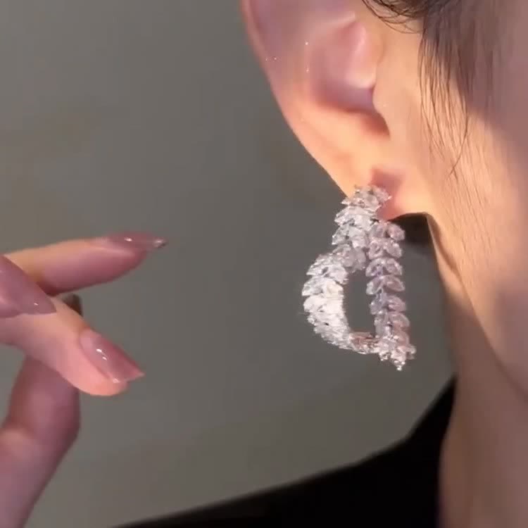 Boucles d'oreilles créoles en forme de cœur avec zircon et motif blé, sans fin - image 3