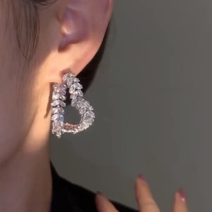 Boucles d'oreilles créoles en forme de cœur avec zircon et motif blé, sans fin - image 2