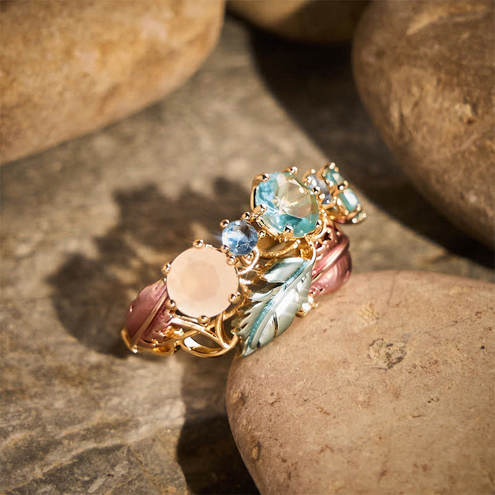 Bague femme imposante ornée d'une plume en émail et de cristaux - image 2
