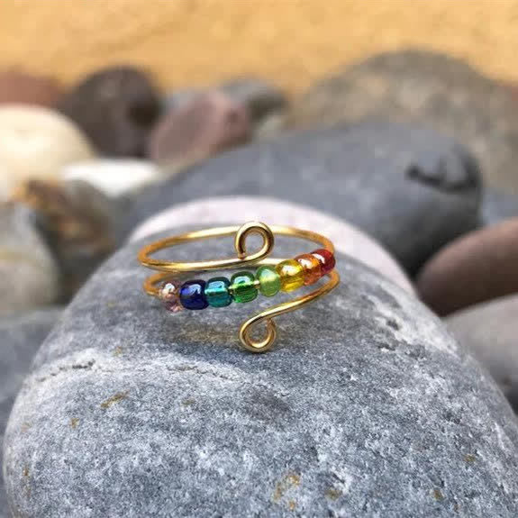 Bague anti-anxiété colorée en perles arc-en-ciel pour une décompression esthétique - image 1