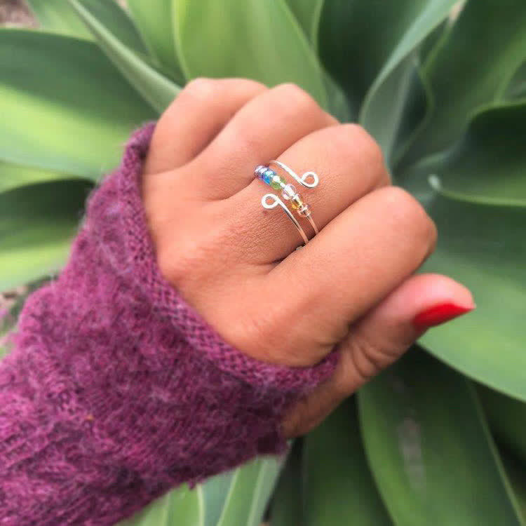 Bague anti-anxiété colorée en perles arc-en-ciel pour une décompression esthétique - image 3