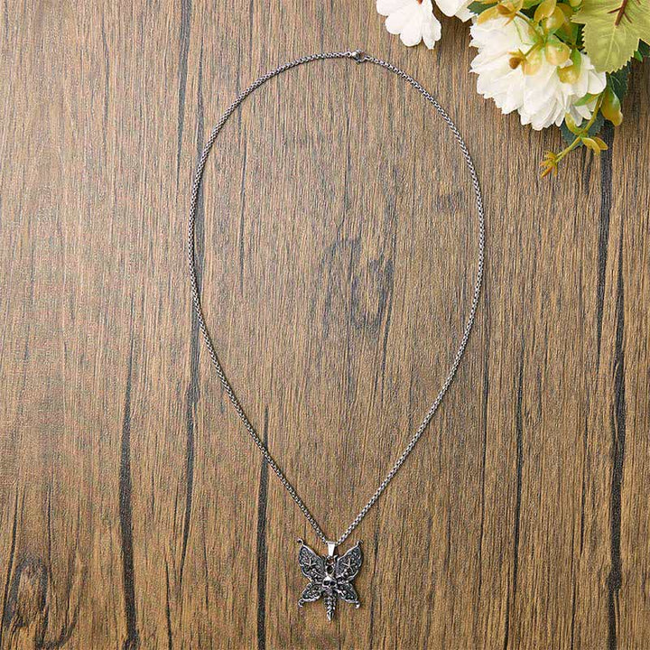 Collier papillon de nuit gothique crâne avec ailes étoilées - image 4
