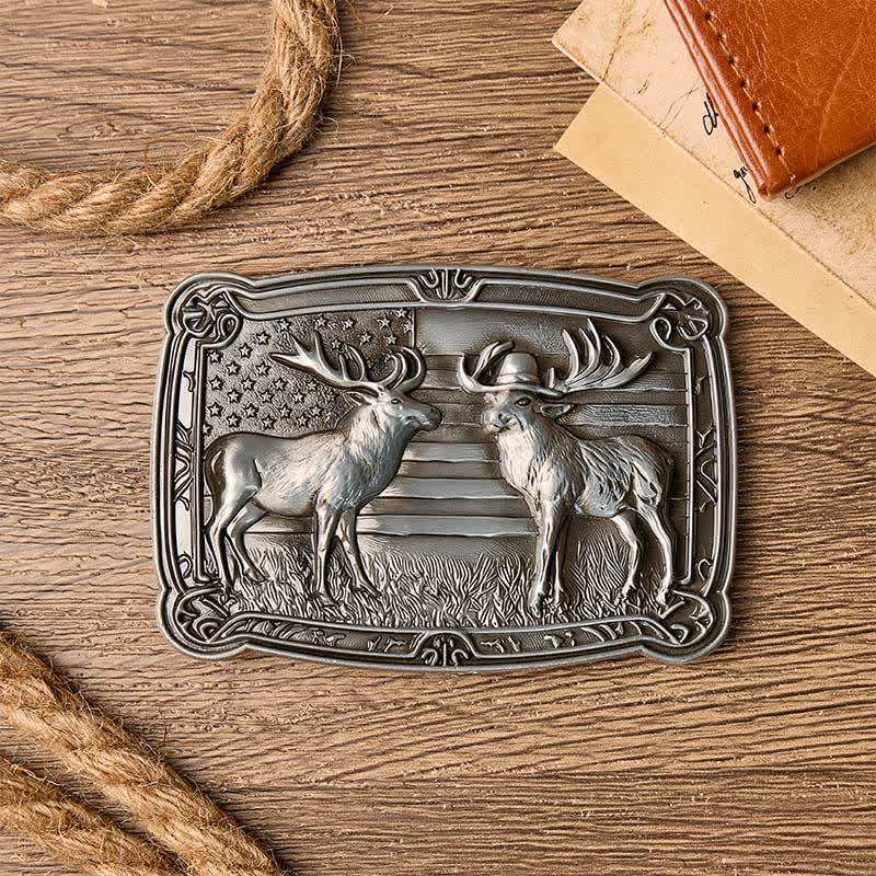 Ceinture en cuir à boucle western personnalisée avec motif patriotique et animal sauvage : deux élans en duel. - image 1