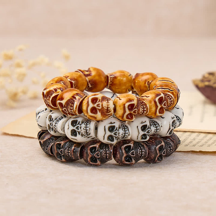 Bracelet empilable en résine à tête de mort sculptée style grunge punk, orné de perles et de motifs punk. - image 0