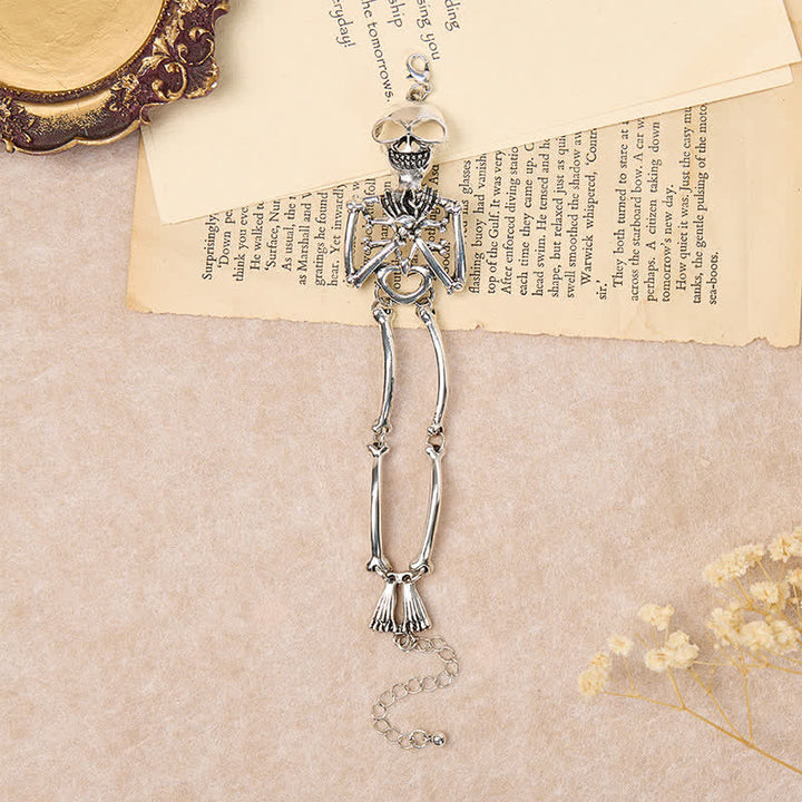 Bracelet gothique d'Halloween avec crâne, yeux en forme de cœur et de squelette mignon - image 2