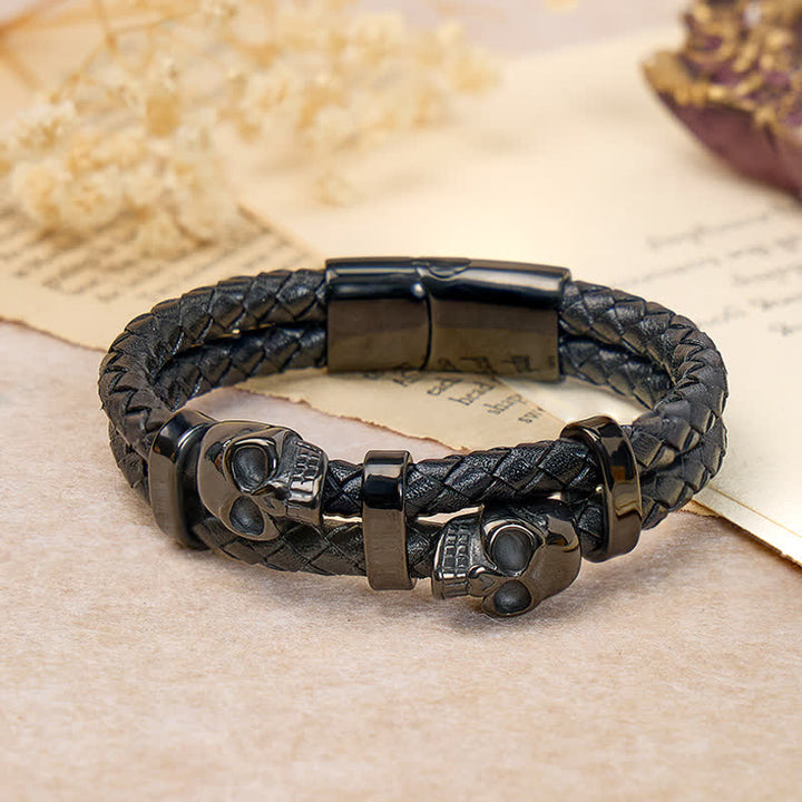 Bracelet gothique en cuir véritable tressé à double tête de mort - Noir - 8,07" / 20,5 cm - image 0