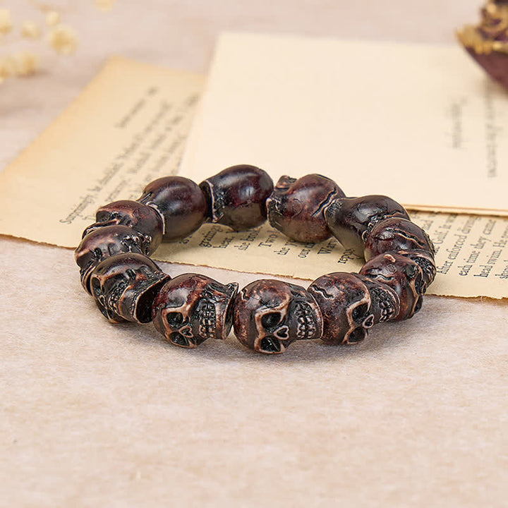 Bracelet empilable en résine à tête de mort sculptée style grunge punk, orné de perles et de motifs punk. - Noir - image 8
