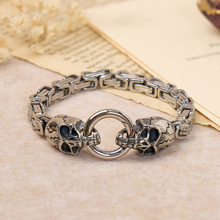 Bracelet de motard à double tête de mort pour homme, chaîne épaisse et imposante. - Argent - 9,06" / 23 cm - image 0