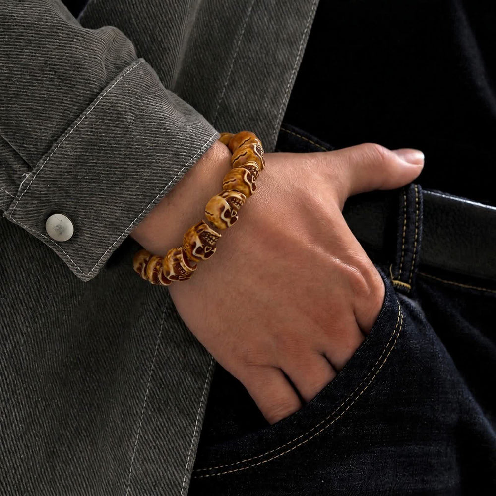 Bracelet empilable en résine à tête de mort sculptée style grunge punk, orné de perles et de motifs punk. - image 1