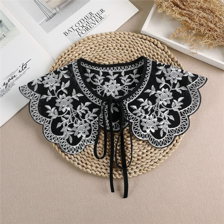 Cape châle vintage à broderies florales pour femme, avec faux col. - Noir - Taille unique - image 1