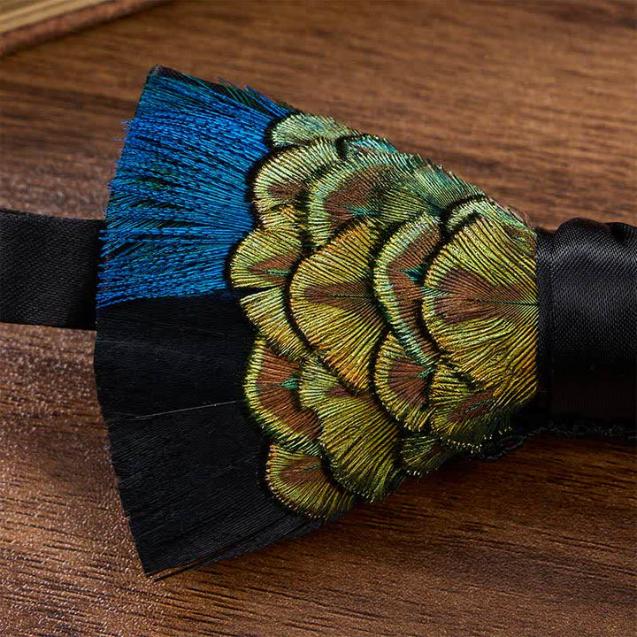 Nœud papillon bleu et noir à plumes de paon avec épingle à revers - image 3