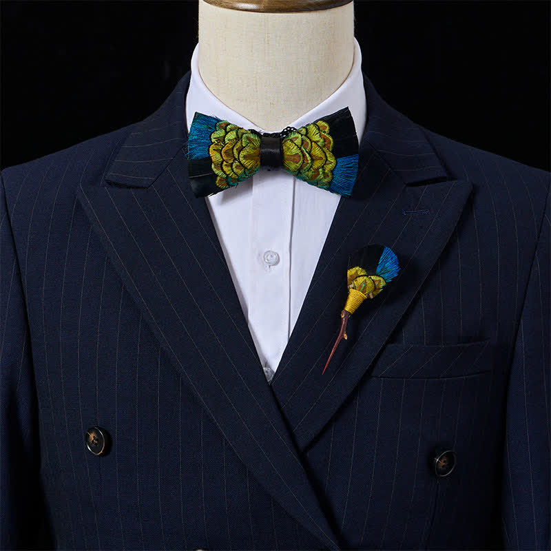 Nœud papillon bleu et noir à plumes de paon avec épingle à revers - image 1