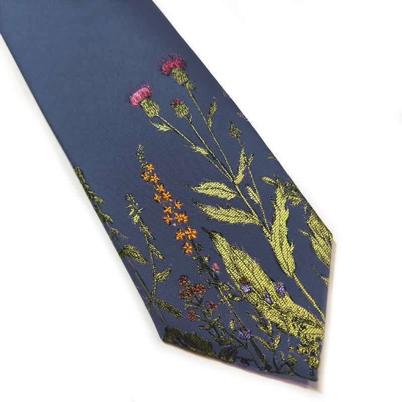 Cravate bleu marine pour homme au milieu de fleurs - image 4