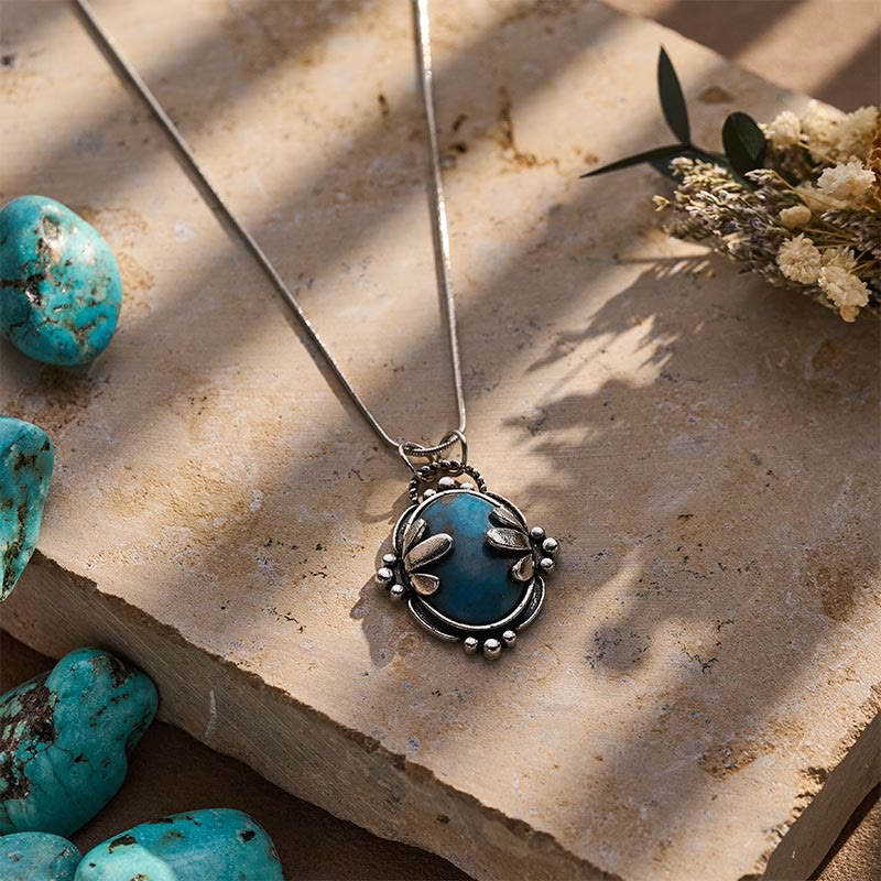 Collier pendentif ovale vintage à motif floral et pierre bleue - image 4