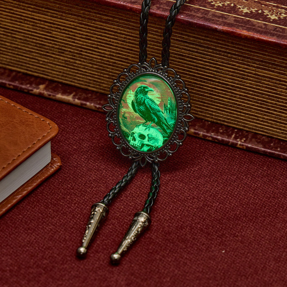 Cravate bolo lumineuse effrayante à motif crâne de corbeau et cow-boy - image 1