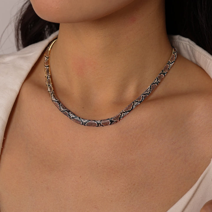 Collier ras du cou à chevrons en forme de serpent imprimé, chaîne plate - image 2