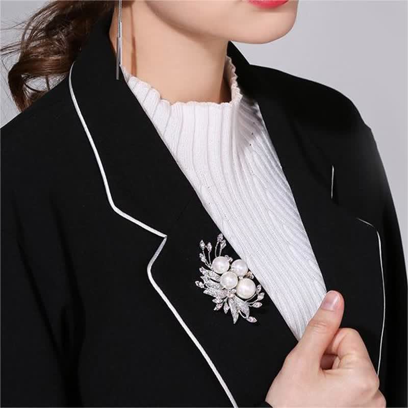 Broche en perles et fleurs de phénix pour femme