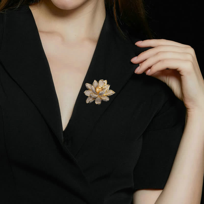 Broche Lotus en Perles Tridimensionnelles pour Femme