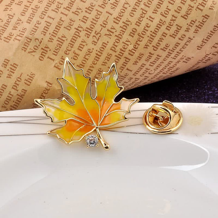 Broche feuille d'érable dorée d'automne pour femme