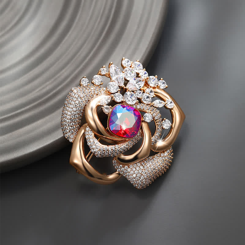 Broche pour femme en forme de rose fleurie brillante