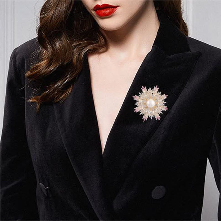 Broche fleur en perles et flocon de neige pour femme