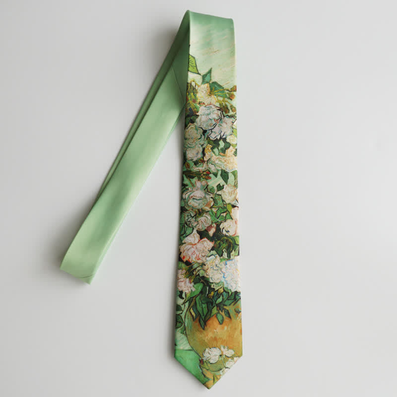 Cravate florale pour homme vert clair à motifs de roses blanches