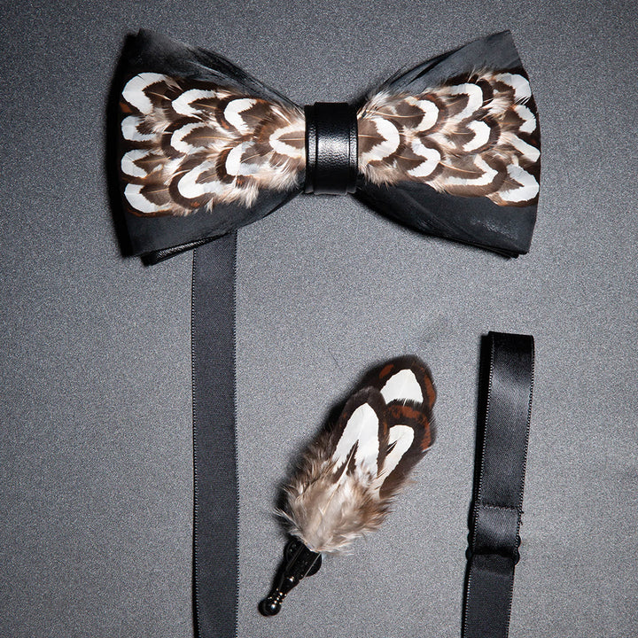 Nœud papillon en plumes de Gobi du désert noir et marron avec épingle à revers