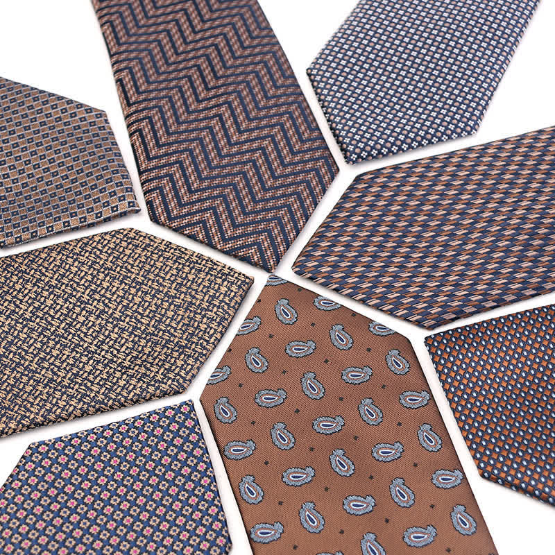 Cravate à micro-carreaux pour homme de la série marron café 