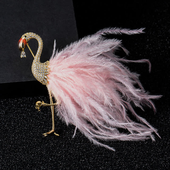 Broche en forme de plume de flamant rose scintillante en zircon