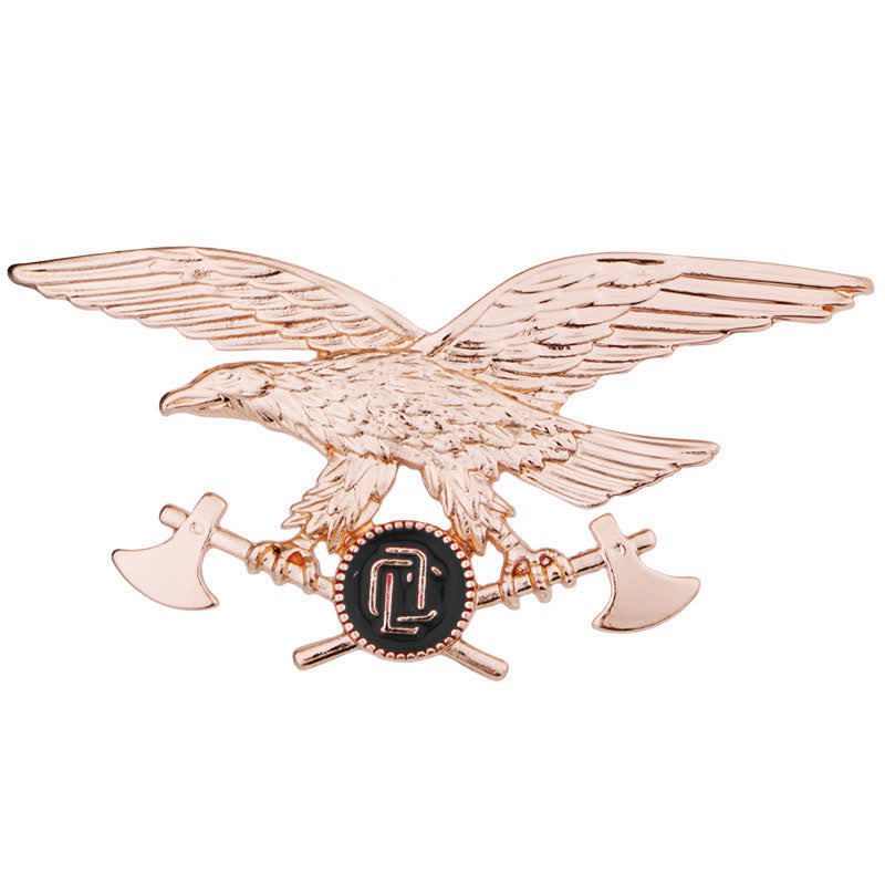 Broche rétro pour homme représentant une hache d'aigle
