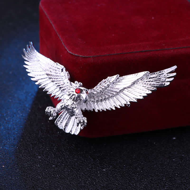 Broche rétro pour homme représentant un faucon à tête blanche