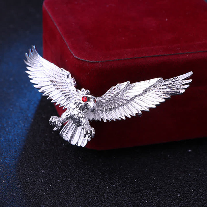Broche rétro pour homme représentant un faucon à tête blanche