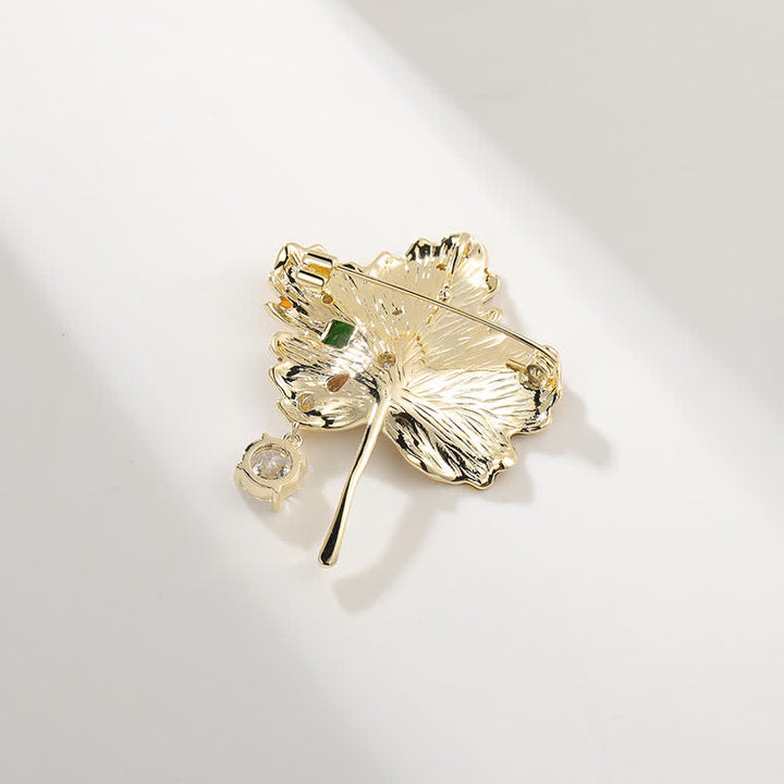 Broche feuille d'érable dorée pour femme