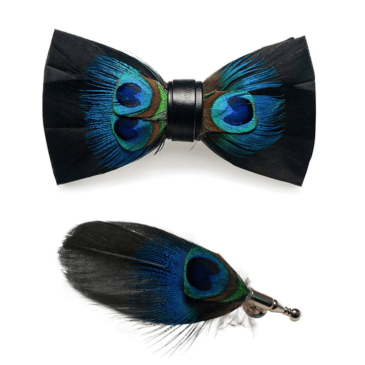 Nœud papillon en plumes de paon noir et bleu avec épingle à revers