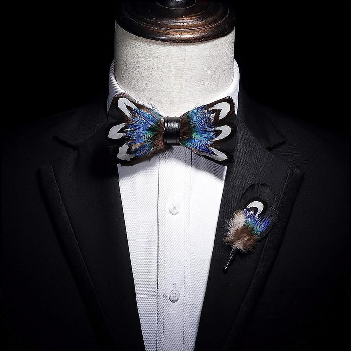 Nœud papillon en plumes de paon nobles bleu et noir avec épingle à revers