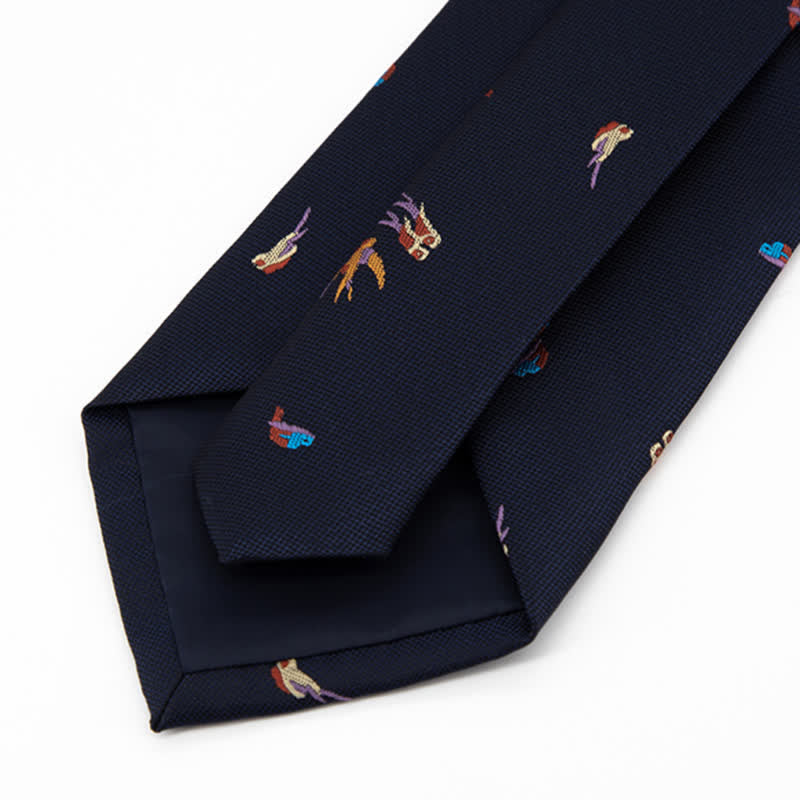 Cravate bleu foncé pour homme avec oiseaux volants colorés