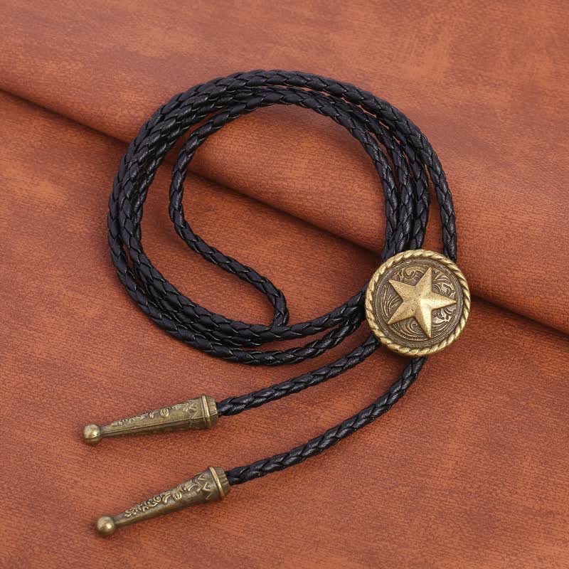 Cravate bolo en cuir tressé avec étoile à cinq branches