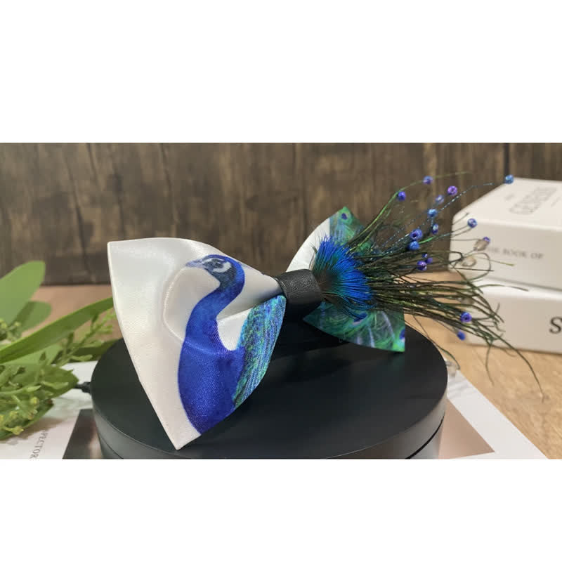 Nœud papillon en plumes et perles de paon bleu