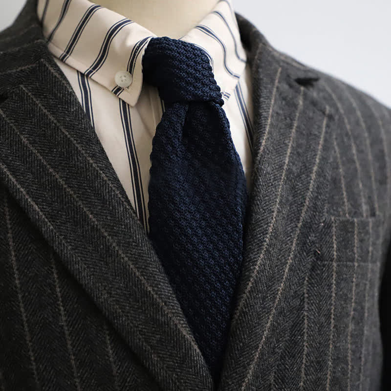 Cravate étroite en tricot de couleur unie pour hommes
