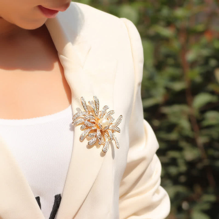 Broche florale en perles coralliennes pour femme