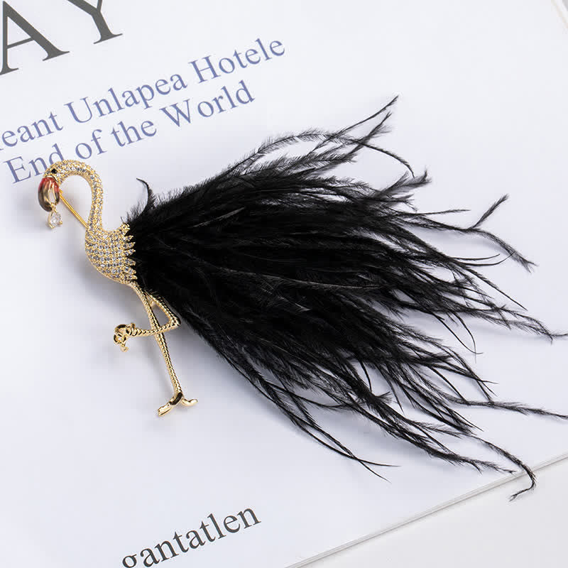 Broche en forme de plume de flamant rose scintillante en zircon