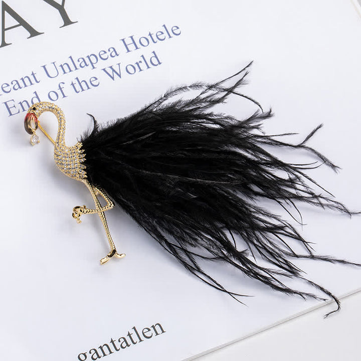 Broche en forme de plume de flamant rose scintillante en zircon