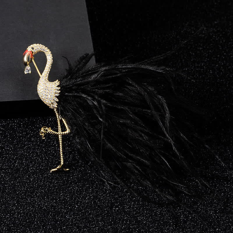 Broche en forme de plume de flamant rose scintillante en zircon