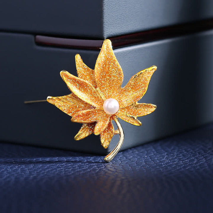 Broche en perles pour femme en forme de feuille d'érable